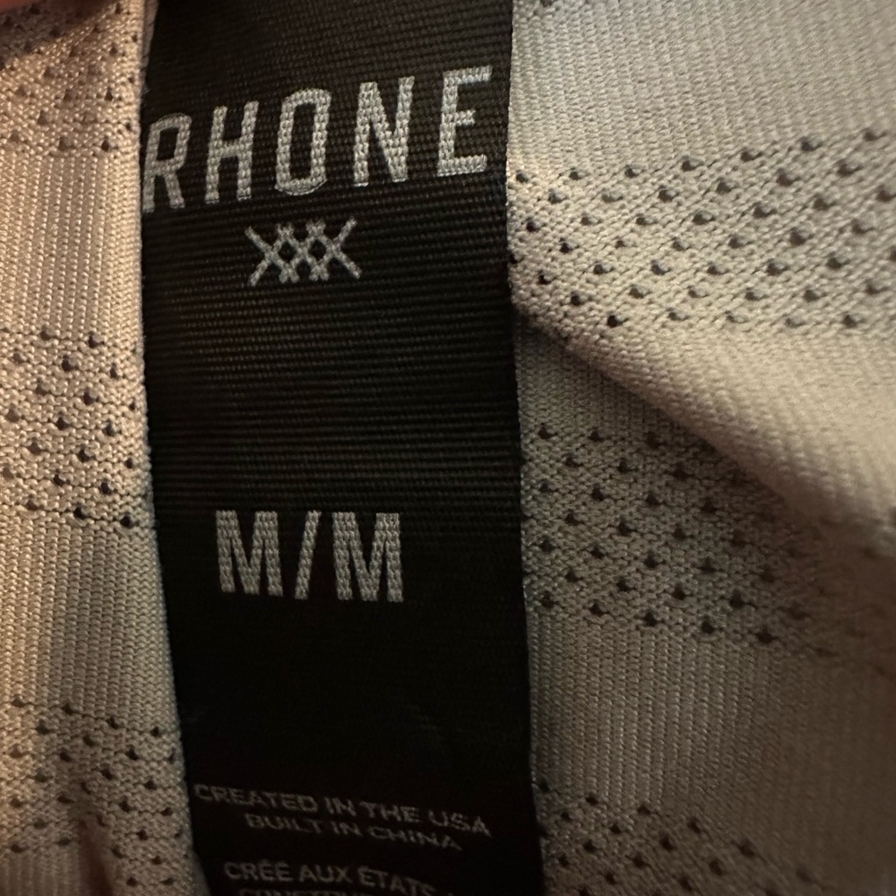 Rhone men’s swift short sleeve white grey camo color. Size medium